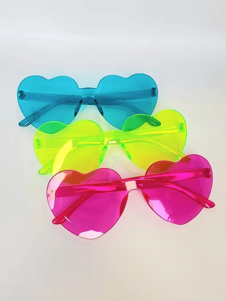Очки солнцезащитные разноцветные сердечки набор 3 шт. FamilyRoom - 1