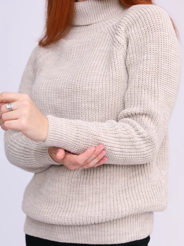 Свитер oversize с горлом - 1